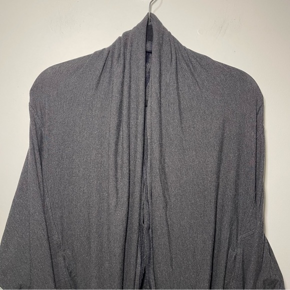 Lululemon women's Heathered Mod Black To & Flow Wrap oversized cardigan in US 2 - Picture 5 of 11